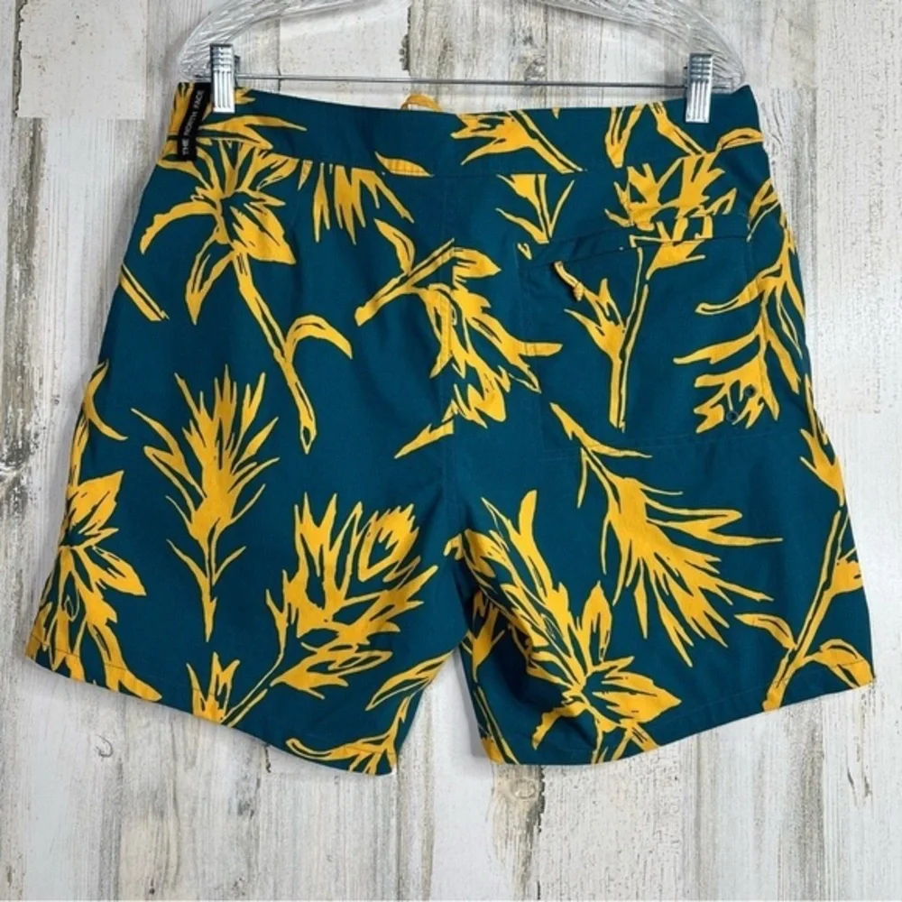 The North Face Men's Shorts Size 36,‎ Unlined